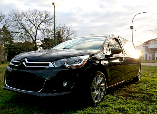 Coche fúnebre Citroën C4 de la flota de Cochería Rosario